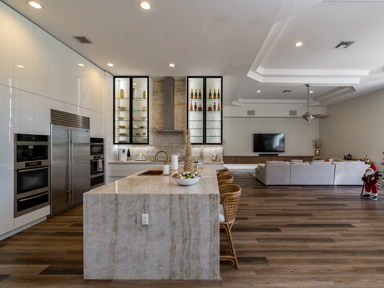 Davie, FL Custom Magnificent Kitchen